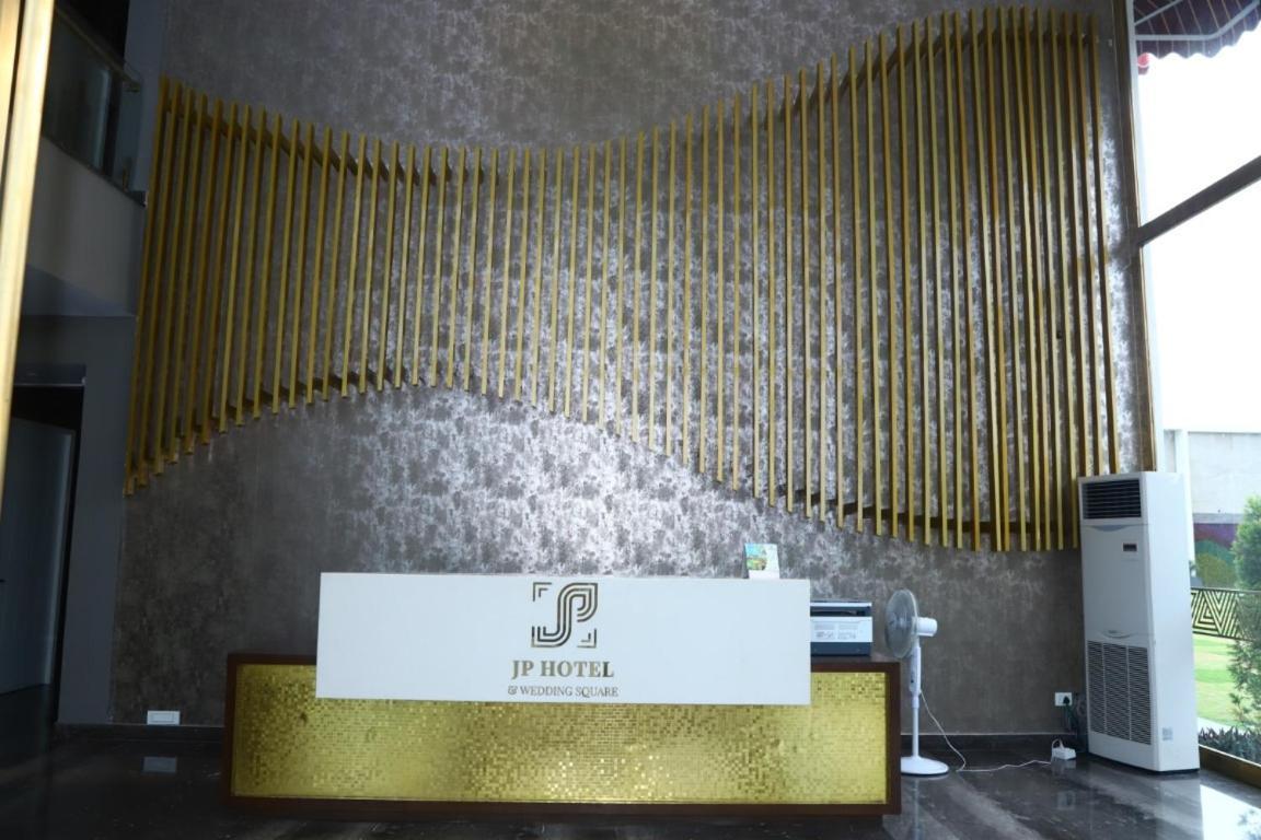 J P Hotel And Wedding Square Pilibhit Exterior photo